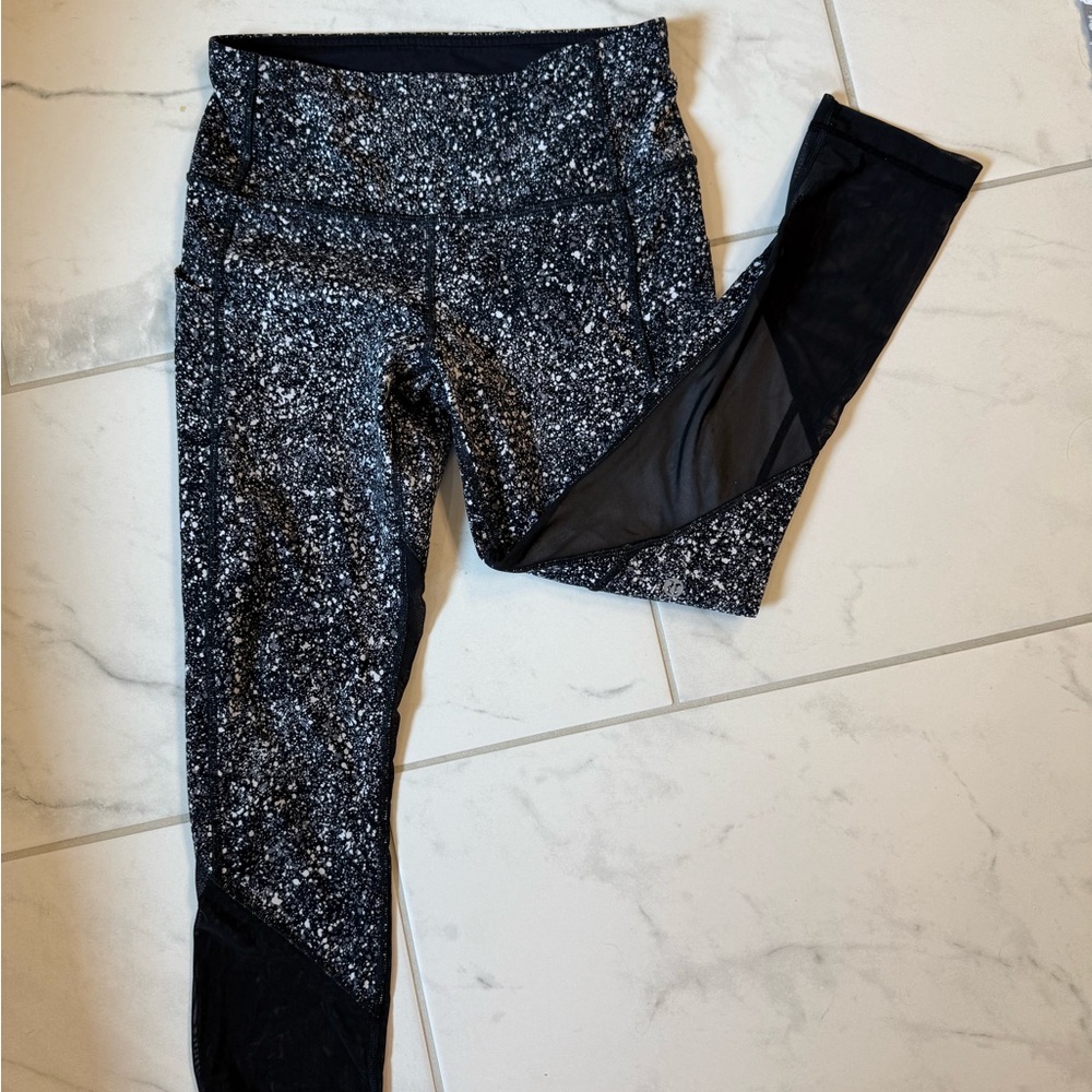 Cropped Lululemon leggings size 4